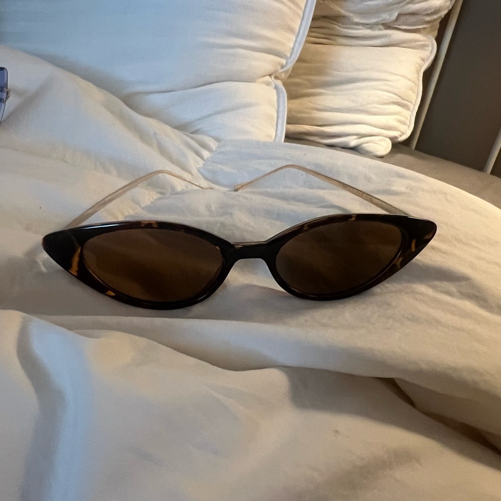 Stylish Cat-Eye Sunglasses